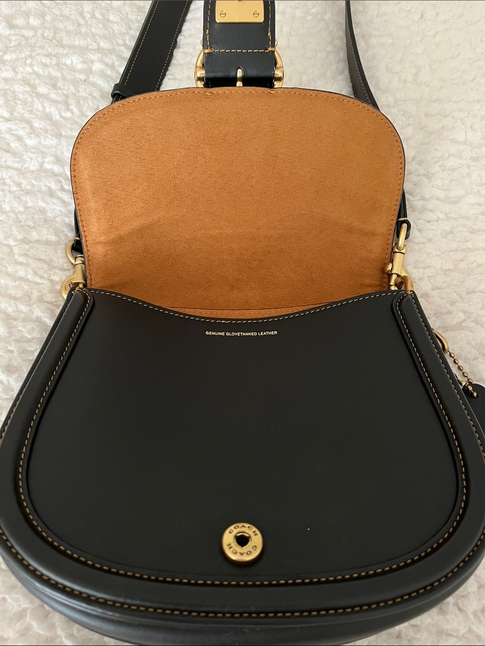 Gorgeous Coach Bag πΌ - Picture 5 of 15